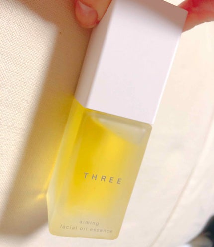 THREE エミング フェイシャル オイルエッセンスのクチコミ「ま〜〜とにかくお高い!
14000円超え😇
ただとにかくいい匂い!
アロマの香りって感じです.....」(1枚目)