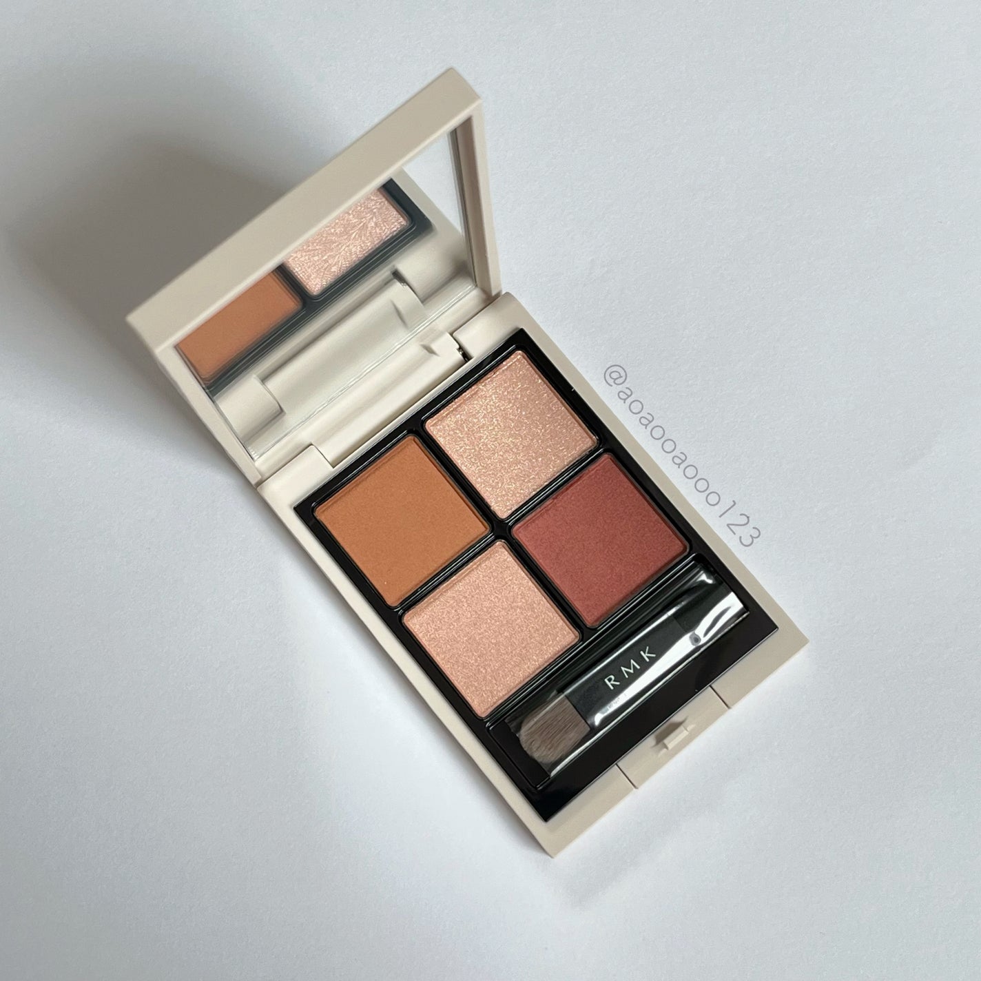 RMK シンクロマティック アイシャドウパレット/RMK/アイシャドウパレットを使ったクチコミ(2枚目)