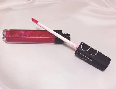 リップグロス N 1685 MISBEHAVE/NARS/リップグロスを使ったクチコミ（1枚目）