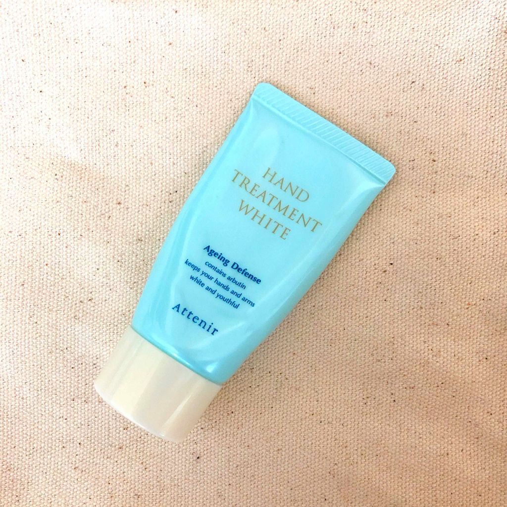 アテニア ハンドトリートメントホワイトのクチコミ「こちらはサンプルサイズで
化粧品をアテニアさんで買った時に
頂きました💕


アルブチン配合で.....」（1枚目）