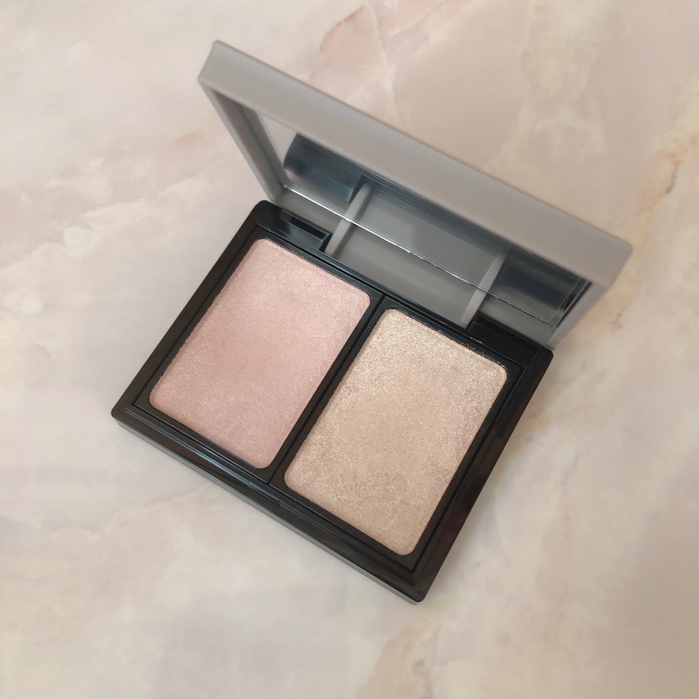 エアリータッチ デュアルニュアンサー/クラブ/パウダーハイライトを使ったクチコミ(2枚目)