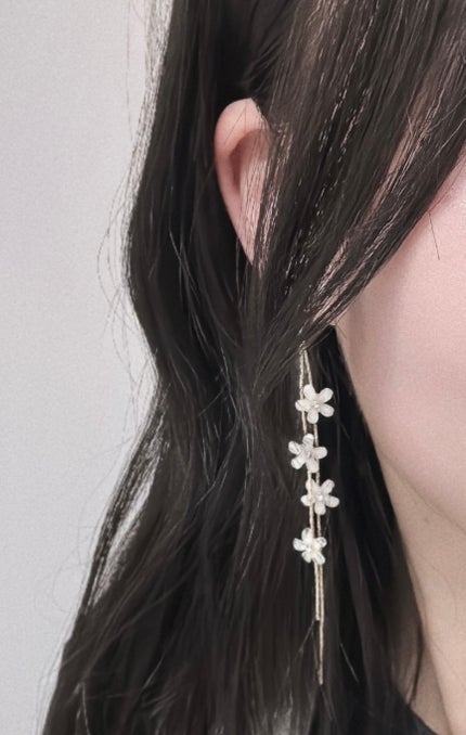 niimi⭐︎にーみ on LIPS 「ロングヘアでも存在感があり可愛いイヤリングがこちら👇⚫︎SHO..」(2枚目)