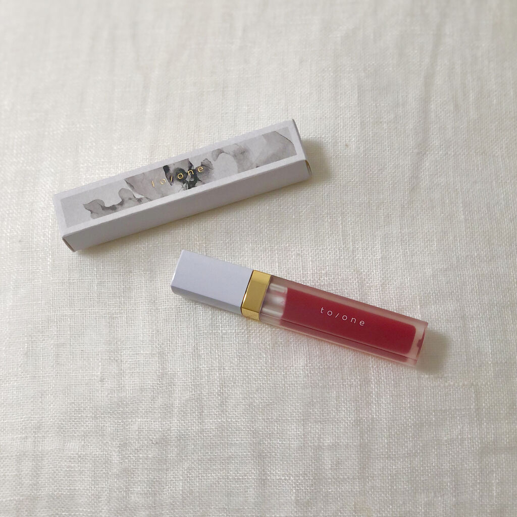 トーン ペタル エッセンス グロス/to/one/リップグロスを使ったクチコミ（1枚目）