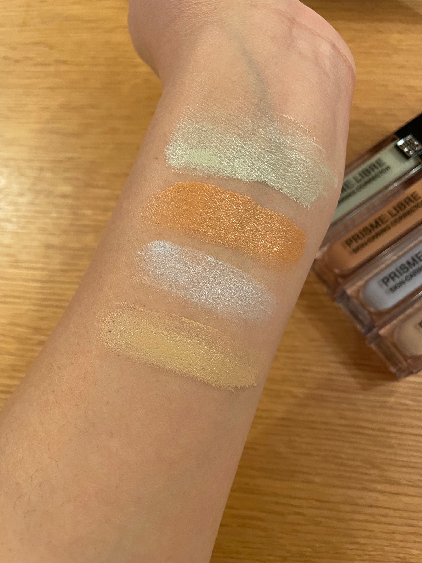 プリズム・リーブル・スキンケアリング・コンシーラー/GIVENCHY/リキッドコンシーラーを使ったクチコミ(3枚目)