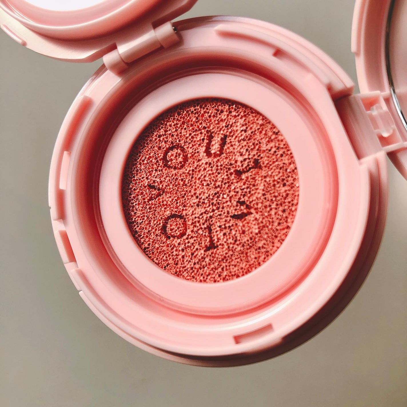 ファーリークッションブラッシュ/INTO U/パウダーチークを使ったクチコミ(3枚目)