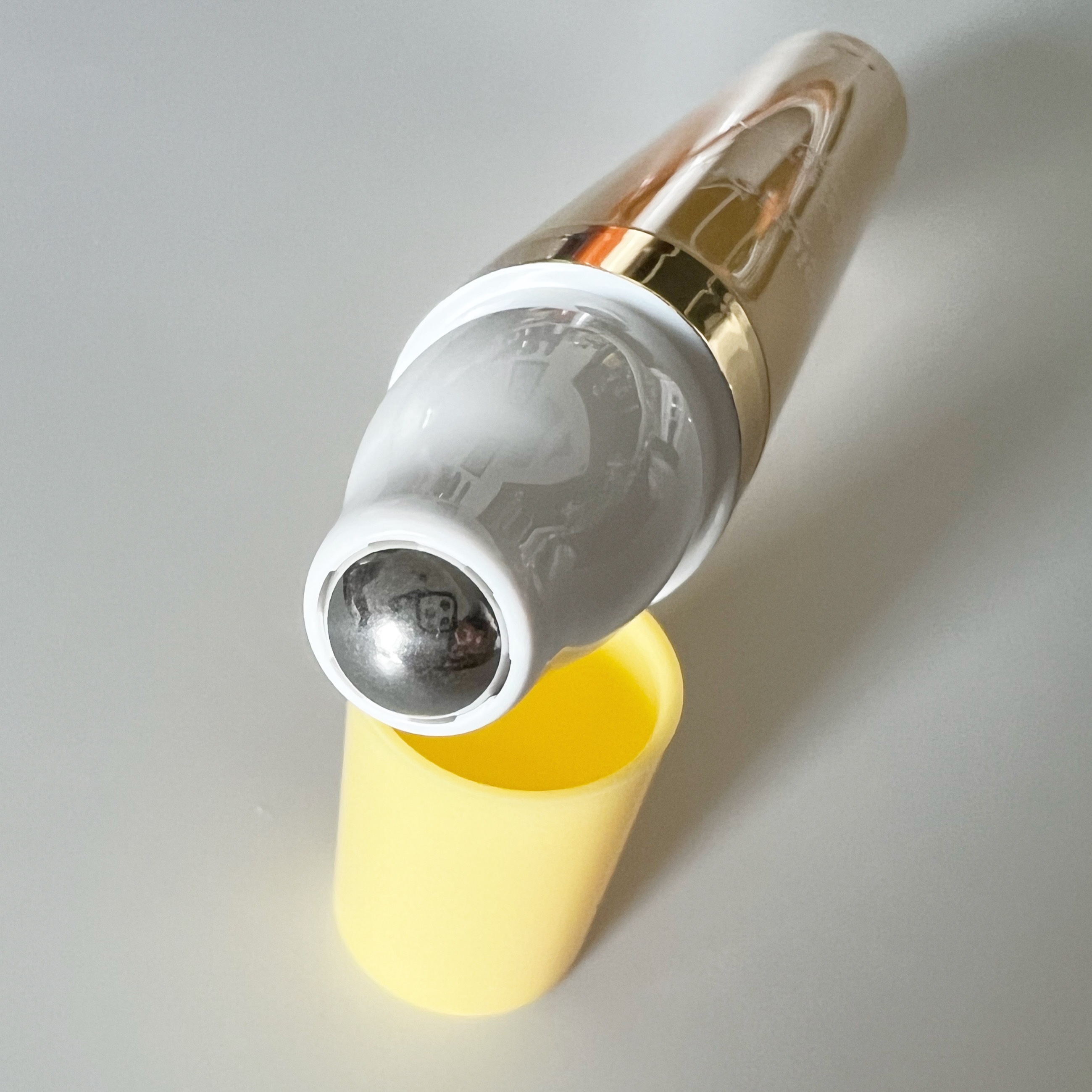 V9ビタミンアンプルロールオンアイクリームクリア/JMsolution/アイケア・アイクリームを使ったクチコミ（2枚目）