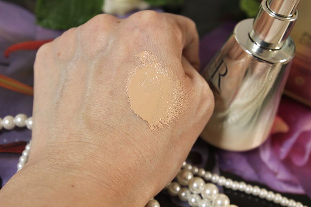 プロディジー CELグロウ エッセンス ファンデーション/HELENA RUBINSTEIN/リキッドファンデーションを使ったクチコミ(1枚目)