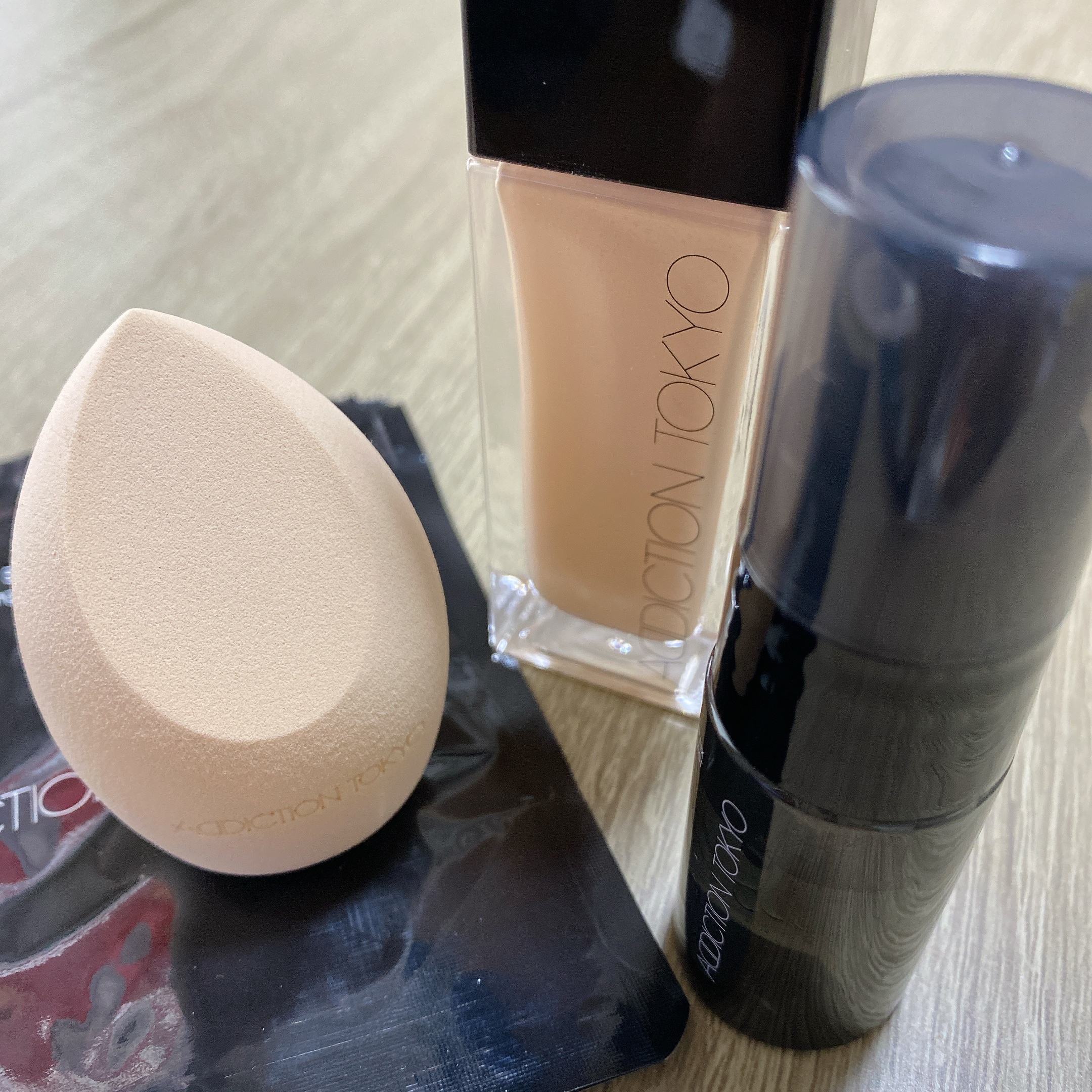 アディクション ザ ファンデーション リフトグロウ 002：ポーセリン ニュートラル/ADDICTION/リキッドファンデーションを使ったクチコミ（3枚目）