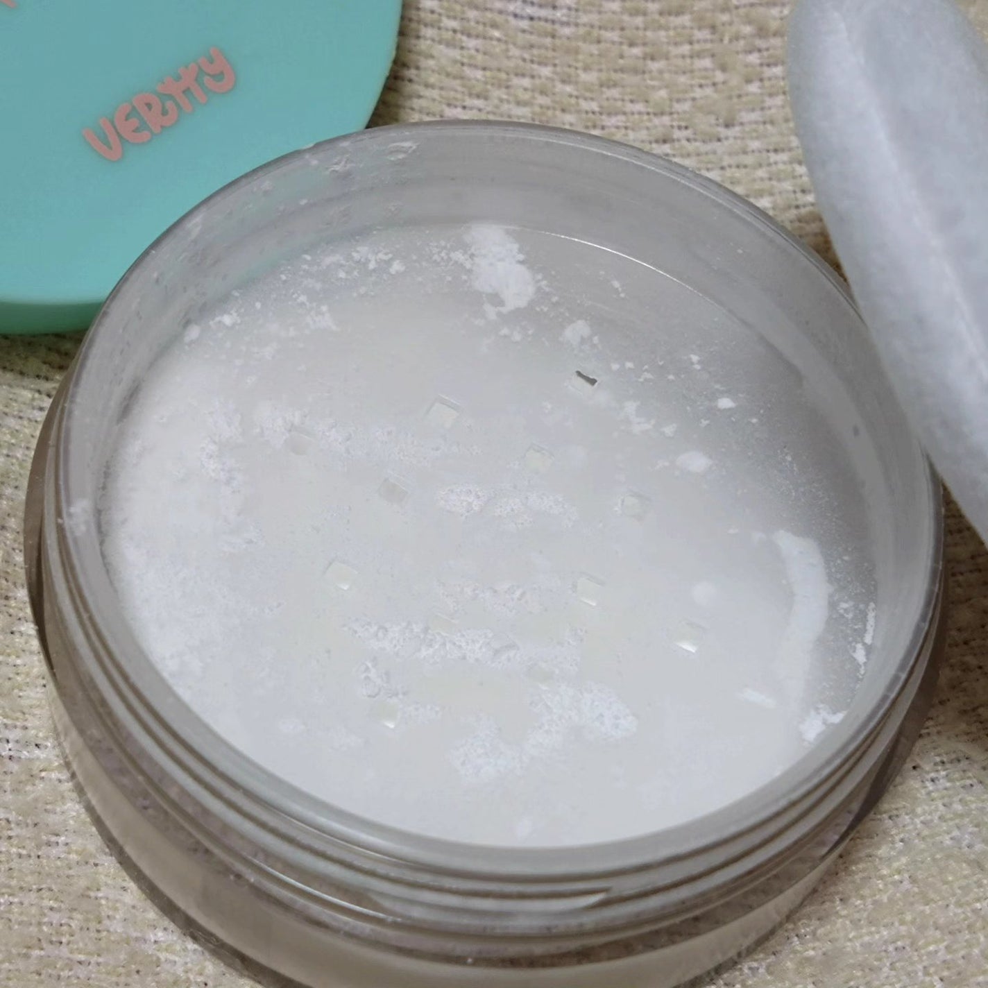 ノーセバムミントブラーパウダー /Vertty/ルースパウダーを使ったクチコミ(6枚目)