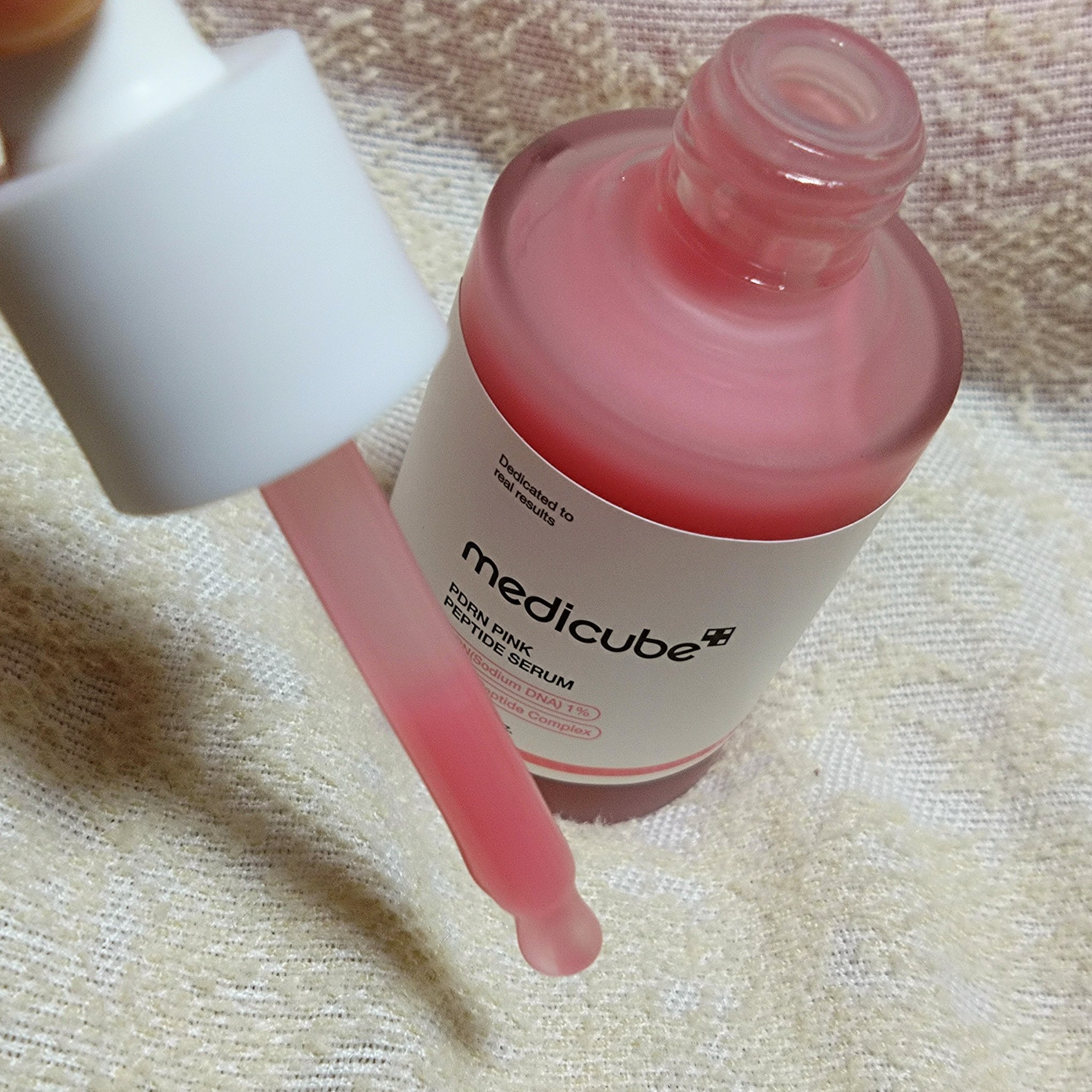 PDRNピンクアンプル PDRN 10,000ppm配合/MEDICUBE/美容液を使ったクチコミ（3枚目）