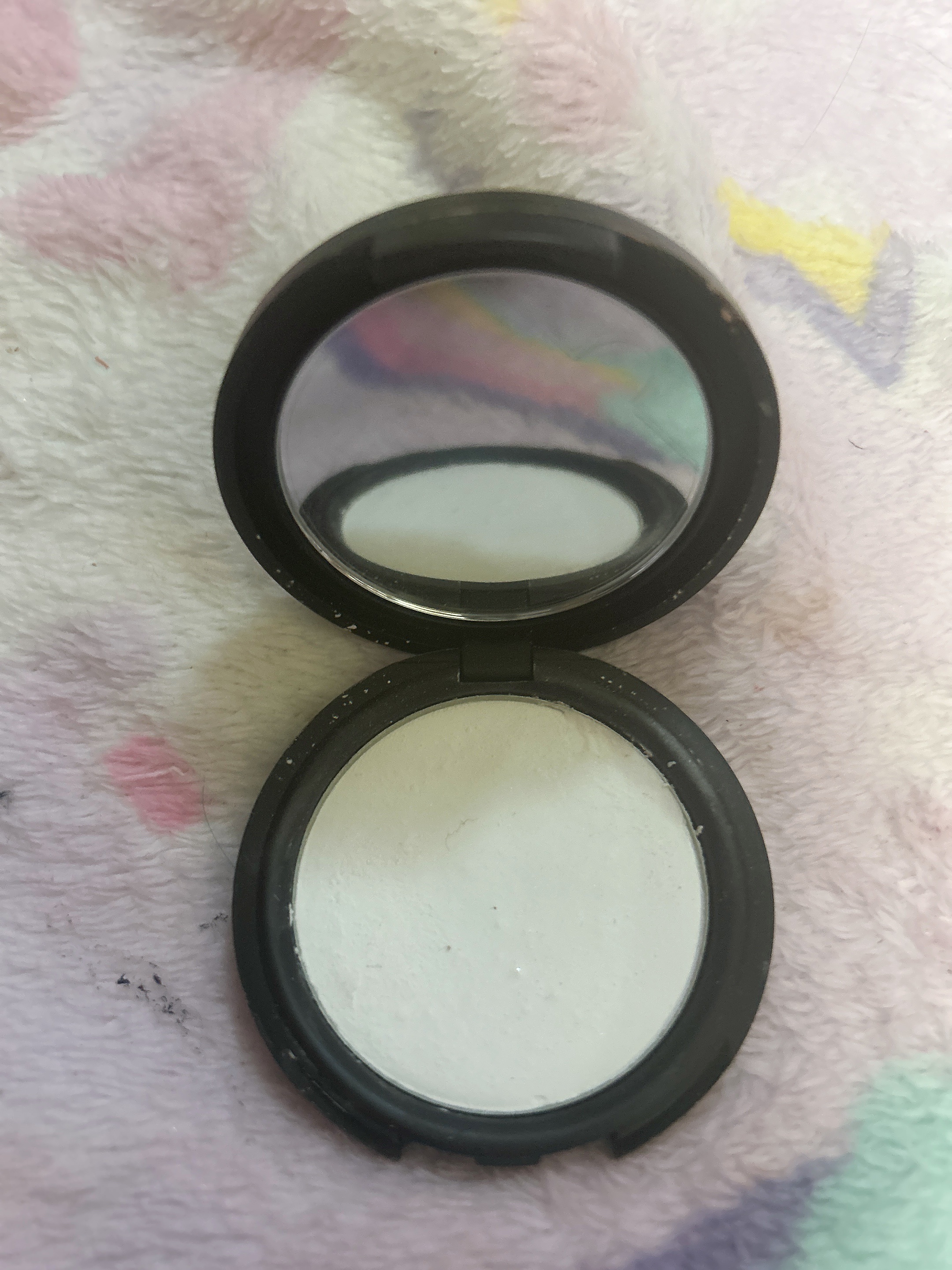ウルトラHDプレストパウダー トラベルサイズ ライラック2024（2g）/MAKE UP FOR EVER/プレストパウダーを使ったクチコミ（3枚目）
