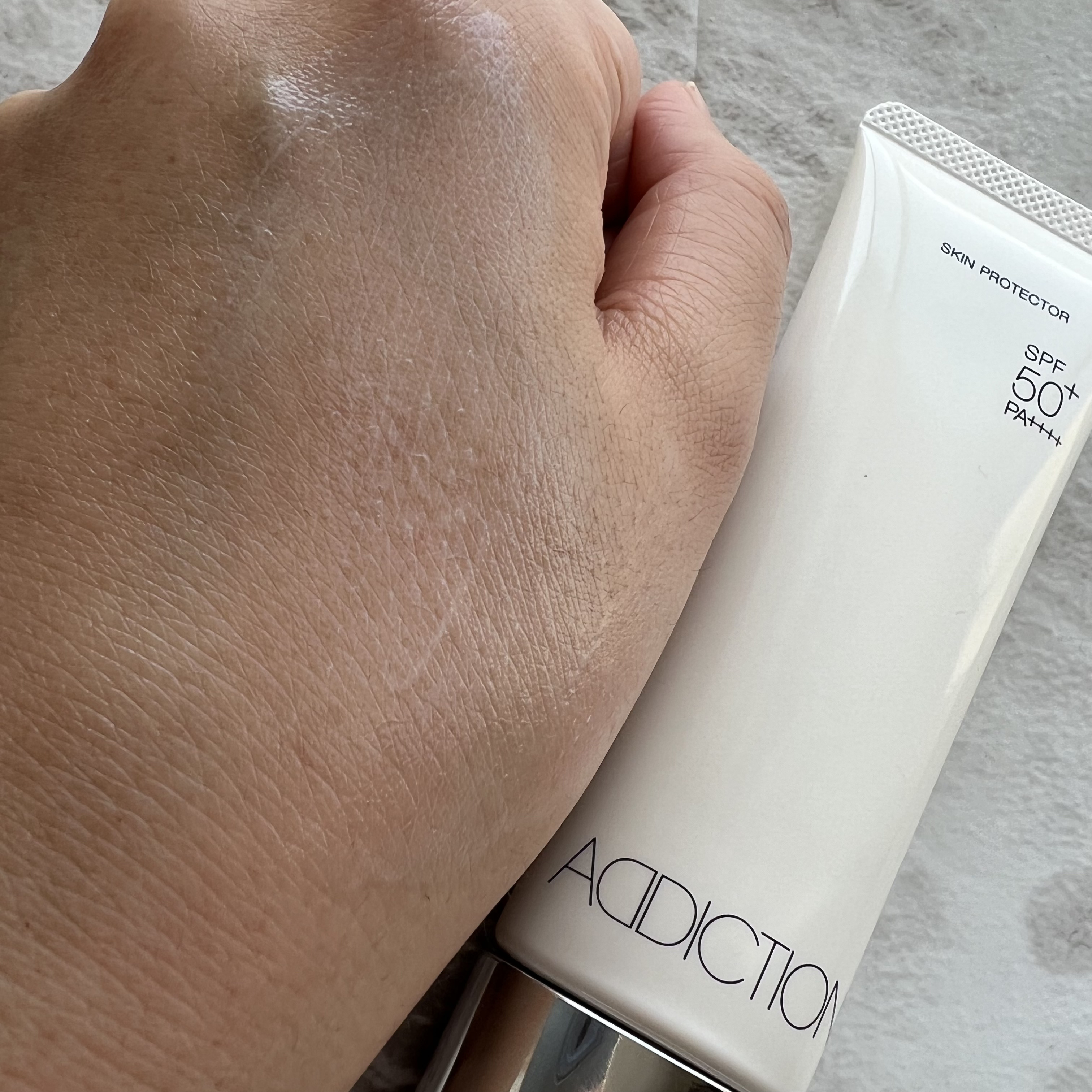 スキンプロテクター/ADDICTION/日焼け止めミルクを使ったクチコミ（3枚目）