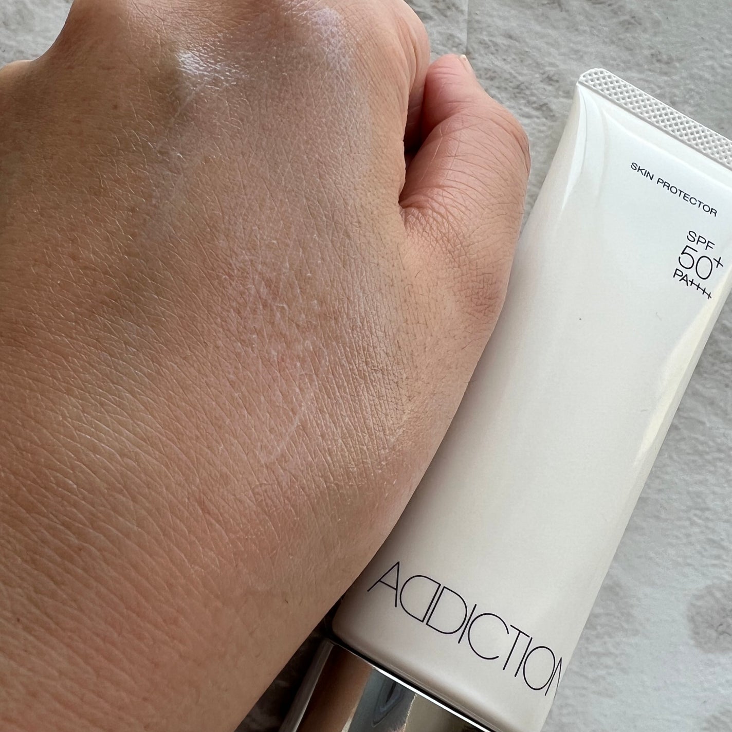 スキンプロテクター/ADDICTION/日焼け止めミルクを使ったクチコミ(3枚目)