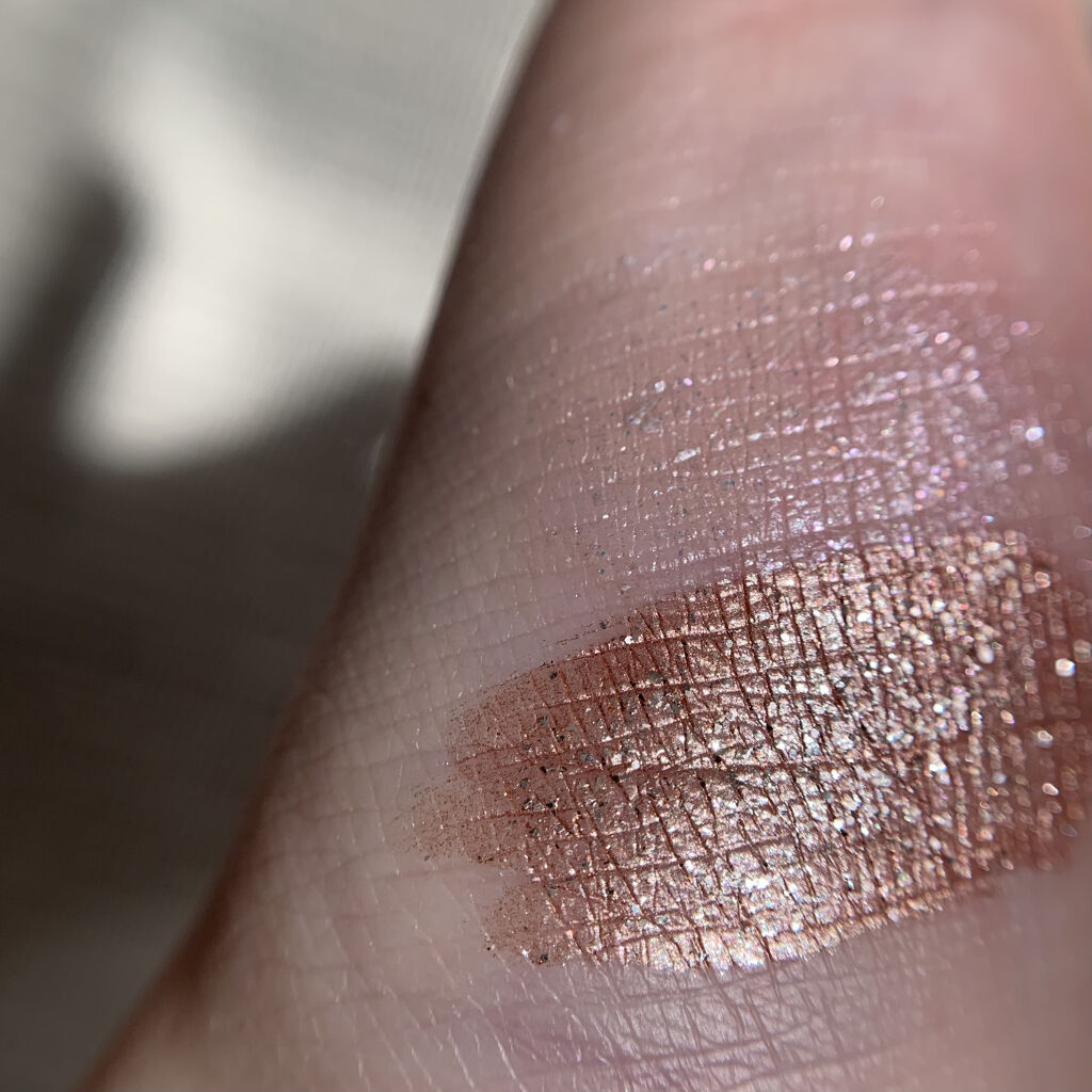 グリッター&グロウ リキッドアイシャドウ/stila/グリッターを使ったクチコミ（2枚目）