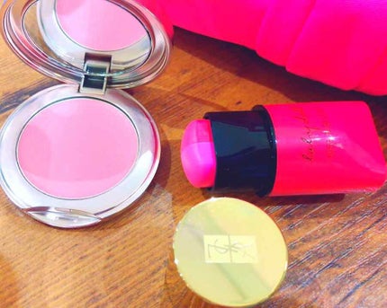 ベビードール キッス&ブラッシュ デュオスティック/YVES SAINT LAURENT BEAUTE/ジェル・クリームチークを使ったクチコミ(1枚目)