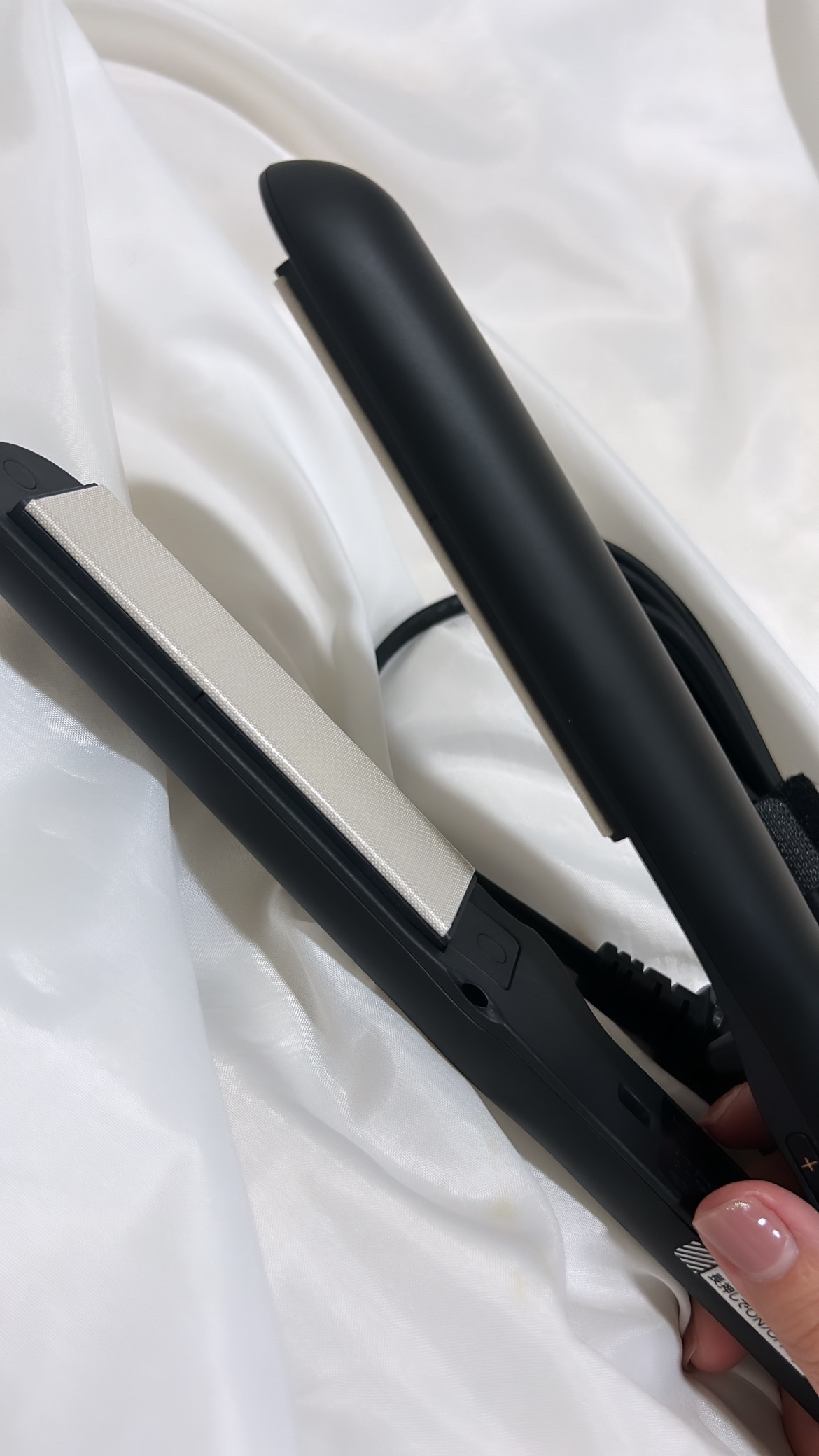 アドバンス フレックス スムーズアイロン（MHS-3057）/mod's hair/ストレートアイロンを使ったクチコミ（3枚目）