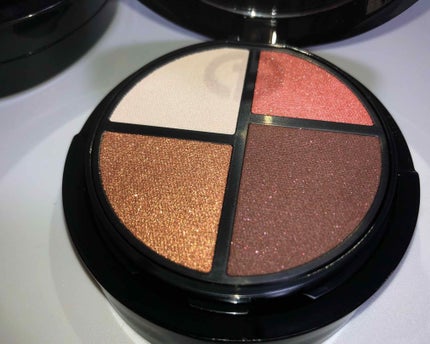 アイ クアトロ パレット/ジョルジオ アルマーニ ビューティ/アイシャドウパレットを使ったクチコミ(4枚目)