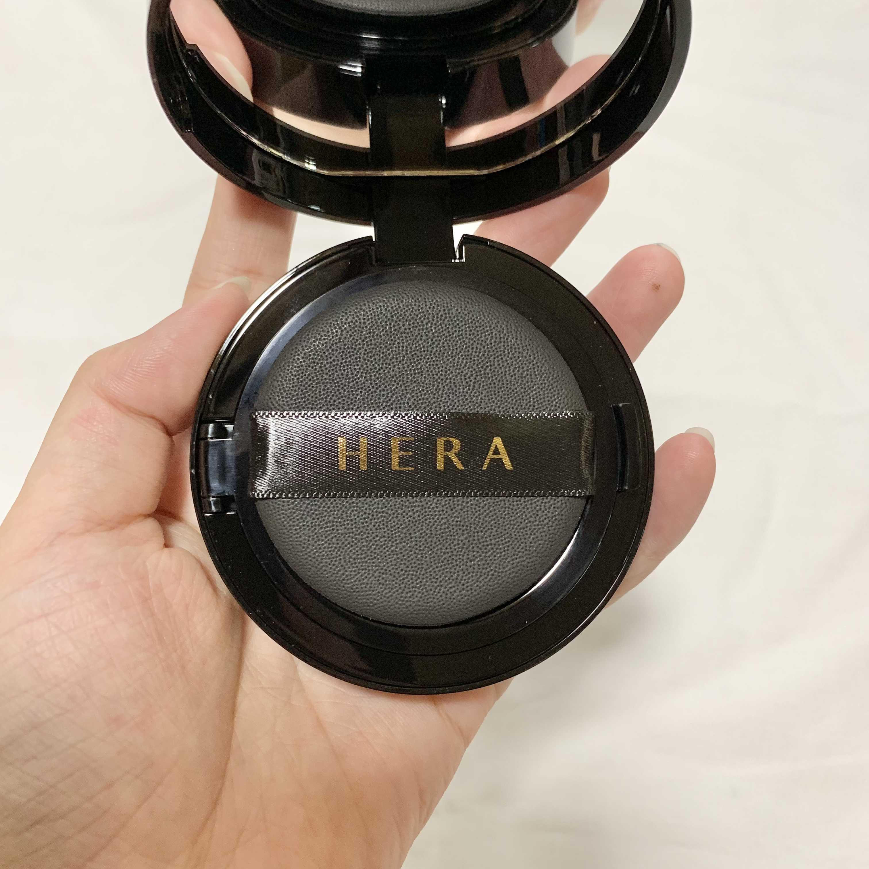 ブラック クッション 17N1 アイボリー/HERA/クッションファンデーションを使ったクチコミ（2枚目）