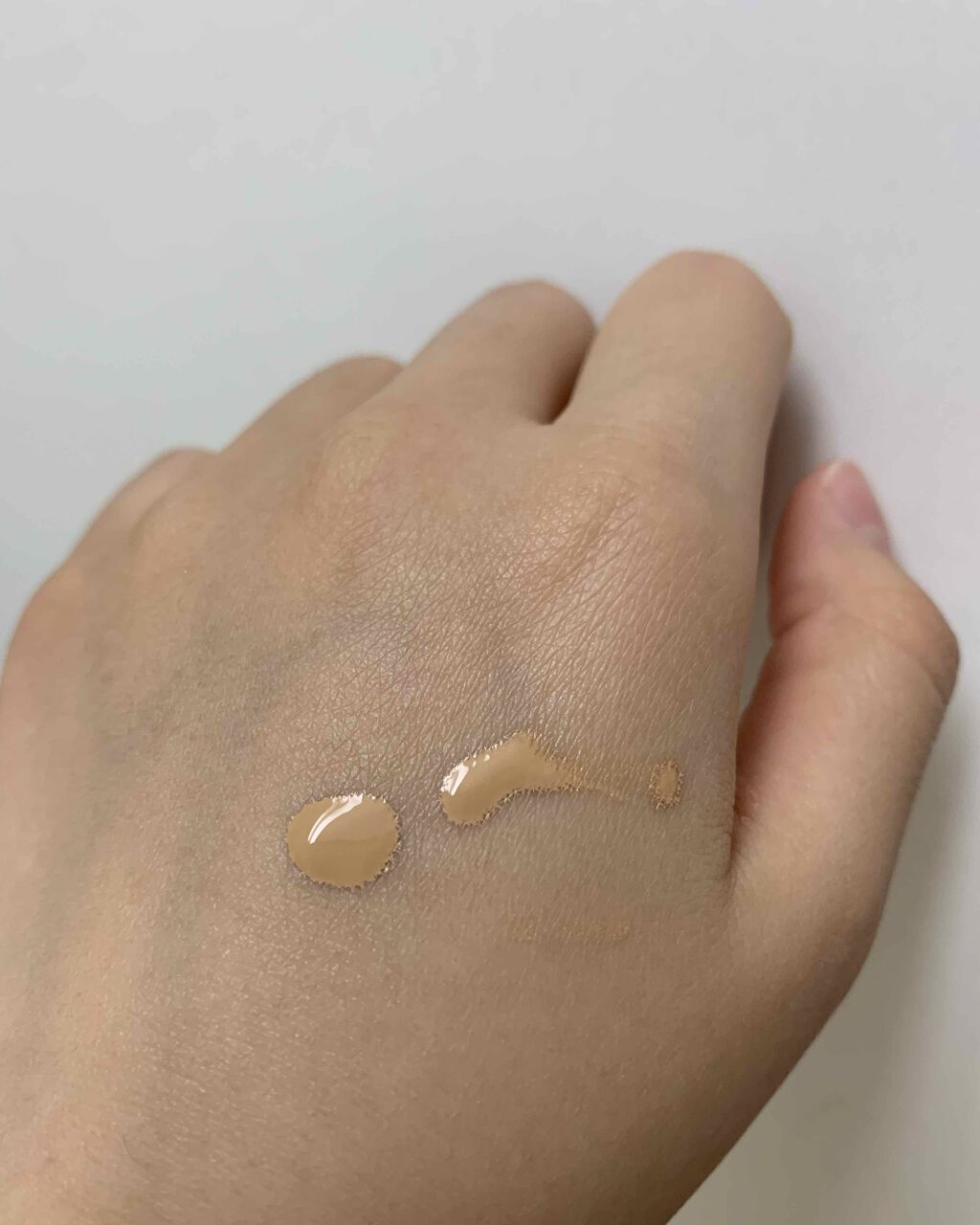 フローレスエシリアル フルイド ファンデーション/THREE/リキッドファンデーションを使ったクチコミ(1枚目)