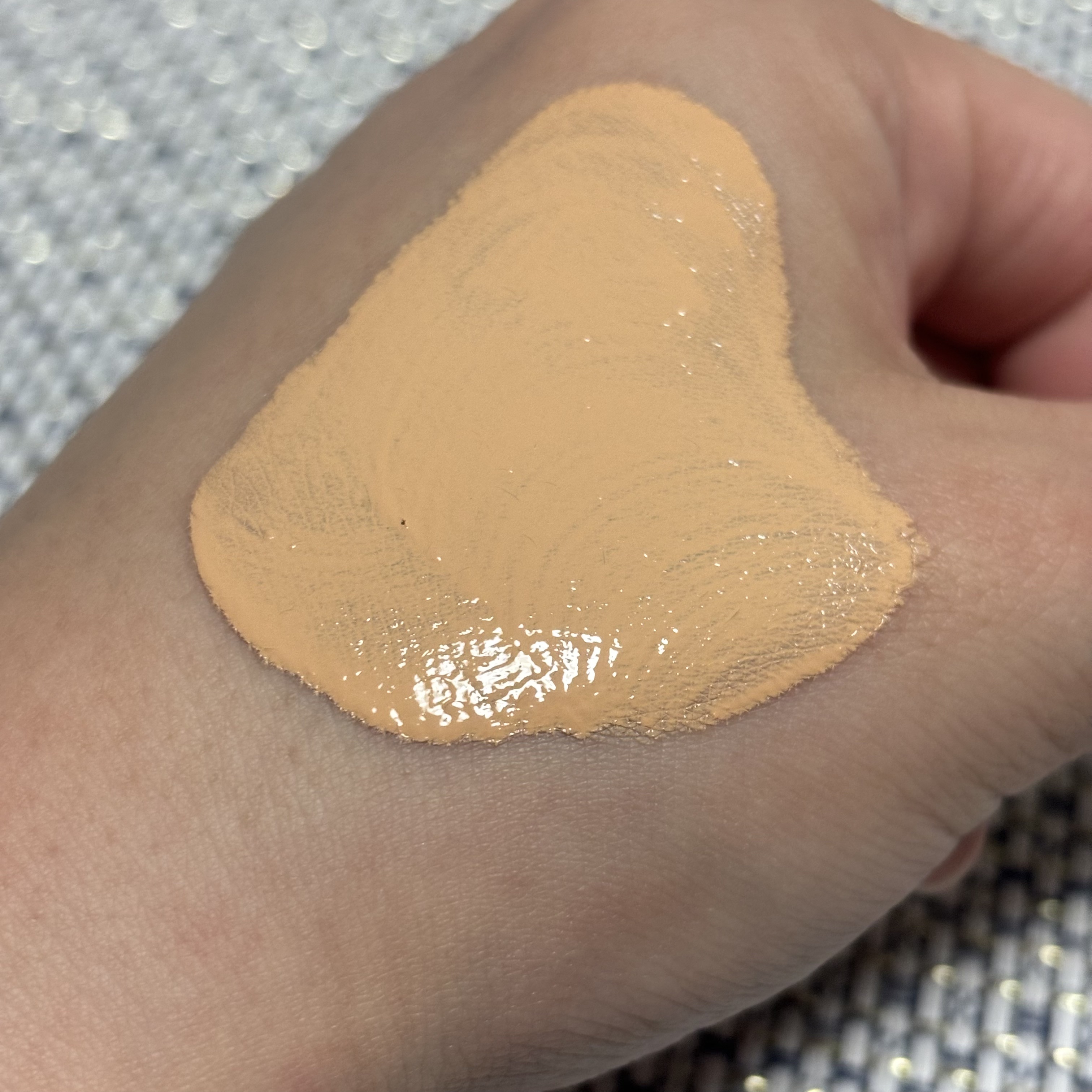 スキンフィット ファンデーション 01/LionWell（ライオンウェル）/リキッドファンデーションを使ったクチコミ（3枚目）