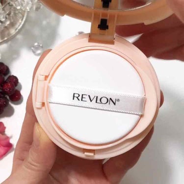 フォトレディ キャンディッド ウォーター エッセンス コンパクト ファンデーション/REVLON/クリーム・エマルジョンファンデーションを使ったクチコミ（2枚目）