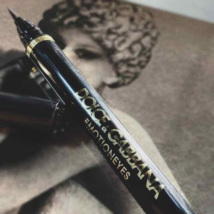 DOLCE&GABBANA BEAUTY エモーションアイズ ハイディフィニション アイライナー スティロのクチコミ「
黒いアイライナーを買わなくなって早10年以上
どんどんカラーライナーのラインナ.....」(2枚目)