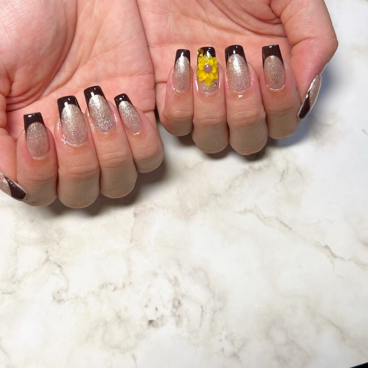 cst on LIPS 「🌻✨🤎🌻✨🤎#夏ネイル#🌻#おまかせネイル#🤎#フレンチネイル..」(3枚目)