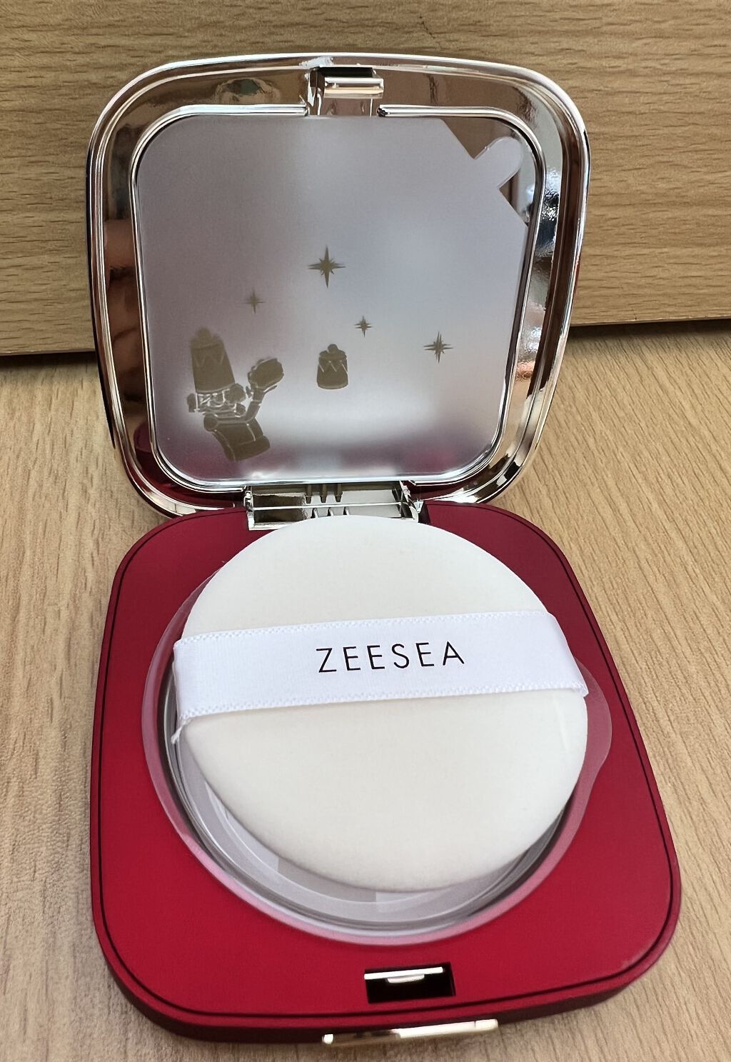 ZEESEA くるみ割り人形「ゼロ」粉感シルキーコンパクトパウダー/ZEESEA/プレストパウダーを使ったクチコミ（3枚目）