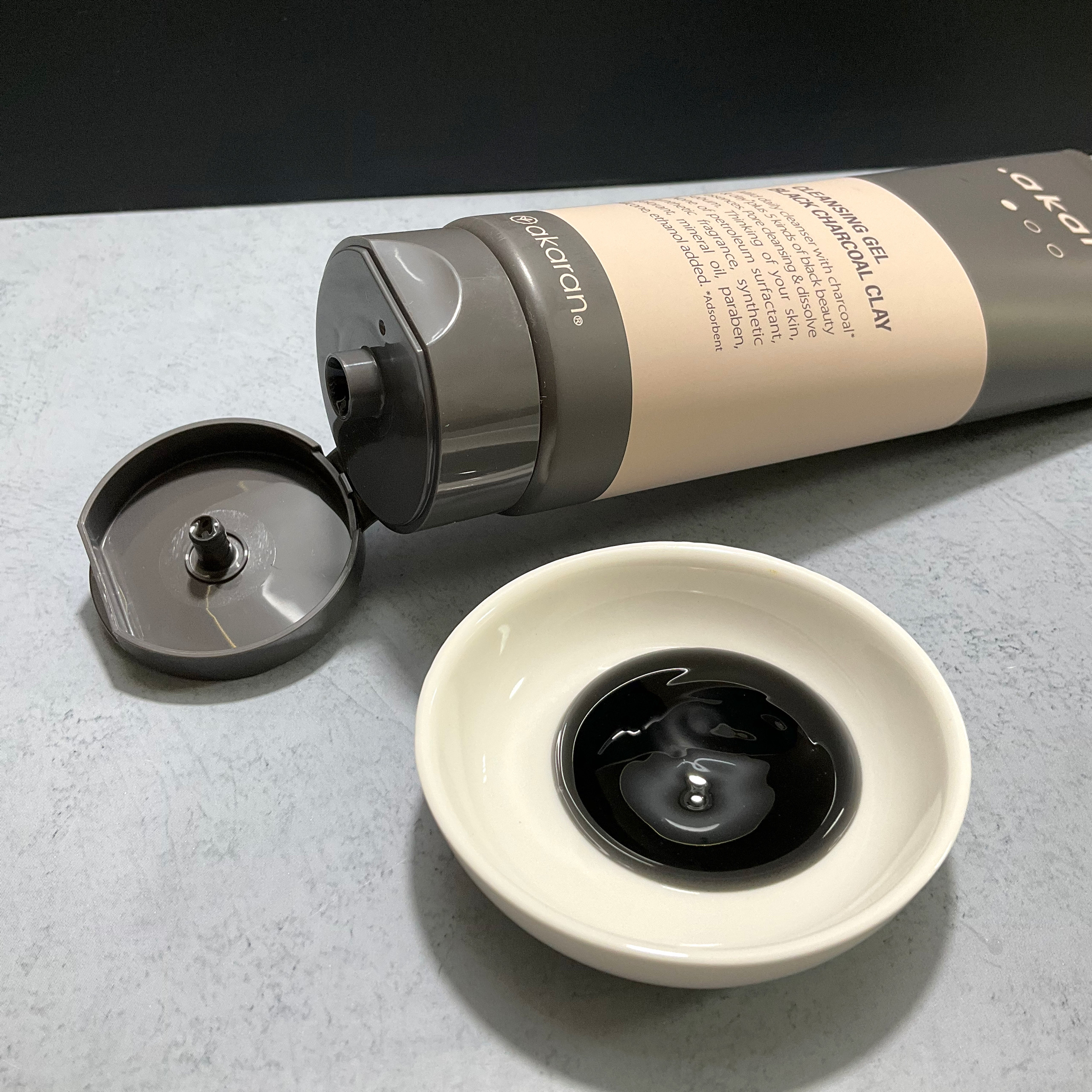 ブラックジェルクレンジング/.akaran/クレンジングジェルを使ったクチコミ（2枚目）