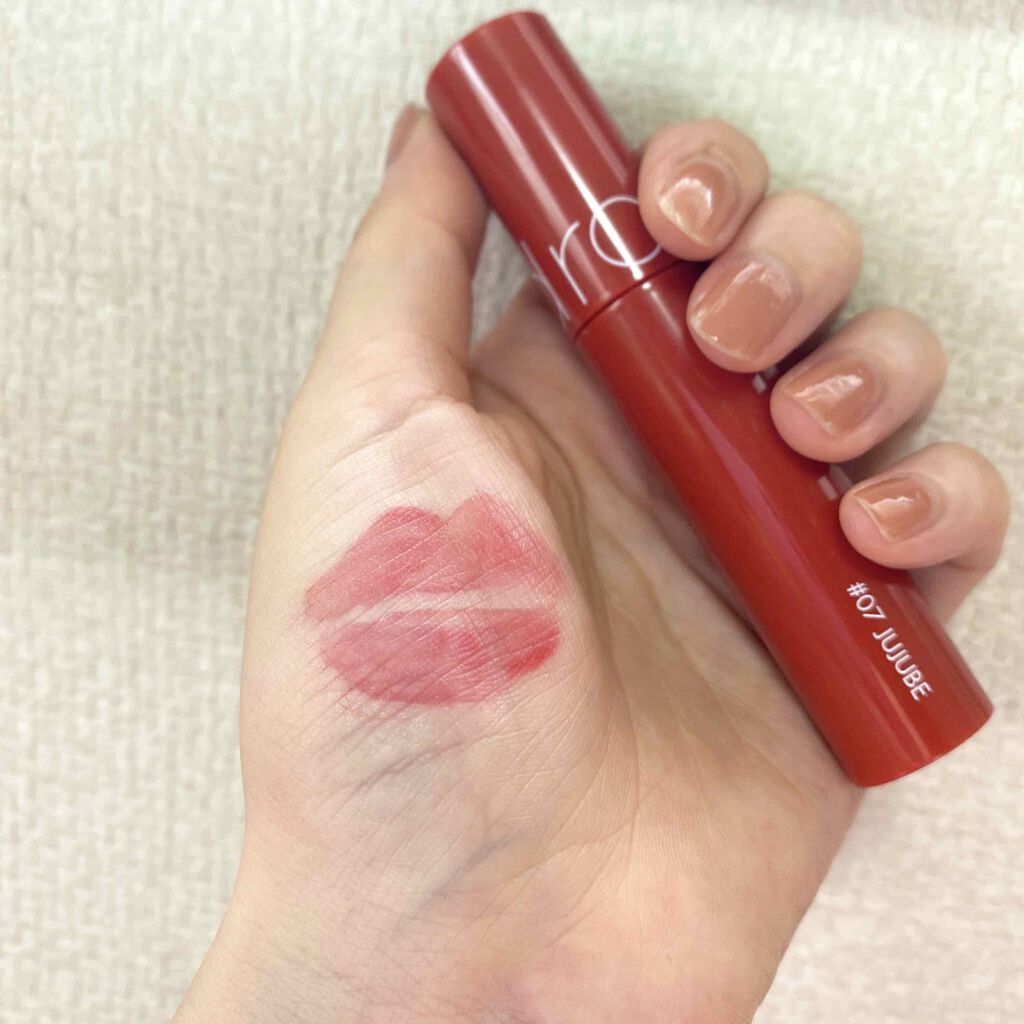 ジューシーラスティングティント/rom&nd/リップティントを使ったクチコミ（2枚目）