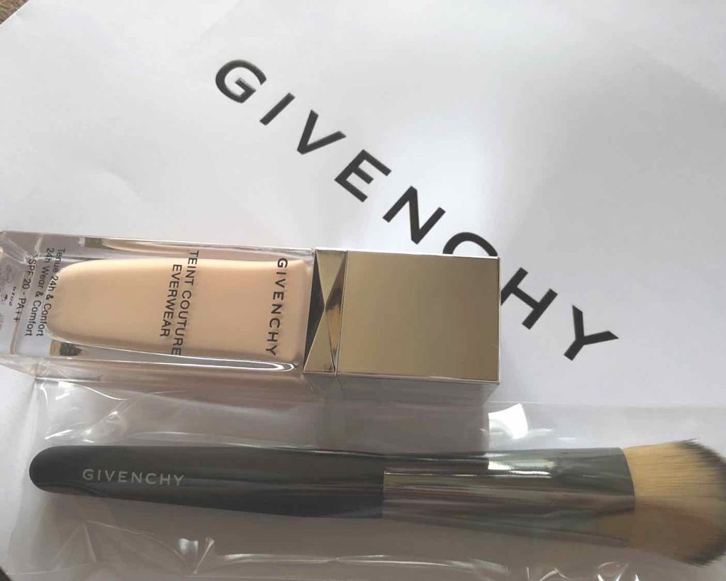 タン・クチュール・エバーウェア・ファンデーション/GIVENCHY/リキッドファンデーションを使ったクチコミ（1枚目）