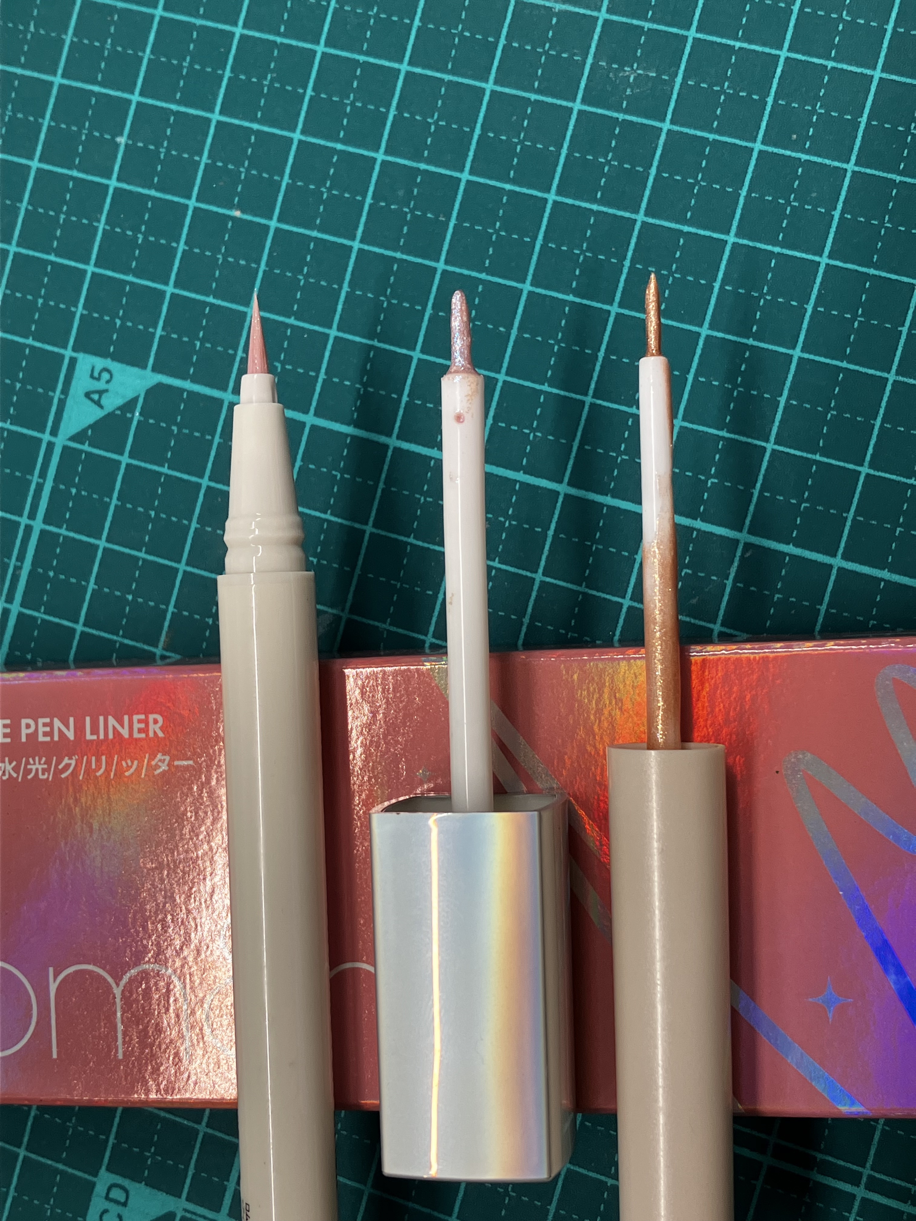 ダイヤモンドシリーズ 星空リキッドアイシャドウ/ZEESEA/リキッドアイシャドウを使ったクチコミ（2枚目）