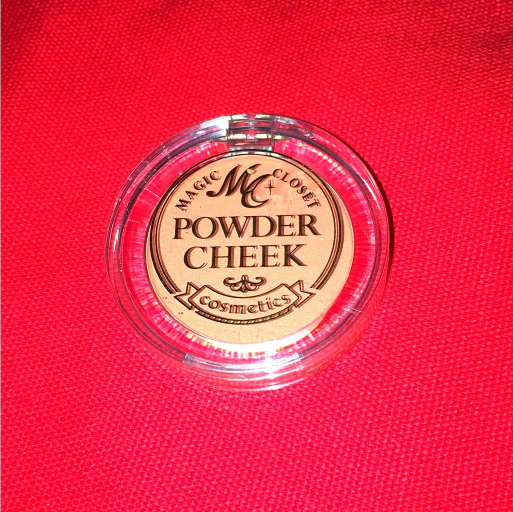 Riona on LIPS 「3COINSでの商品、MCパウダーチーク。ミネラルオイルも入っ..」(1枚目)