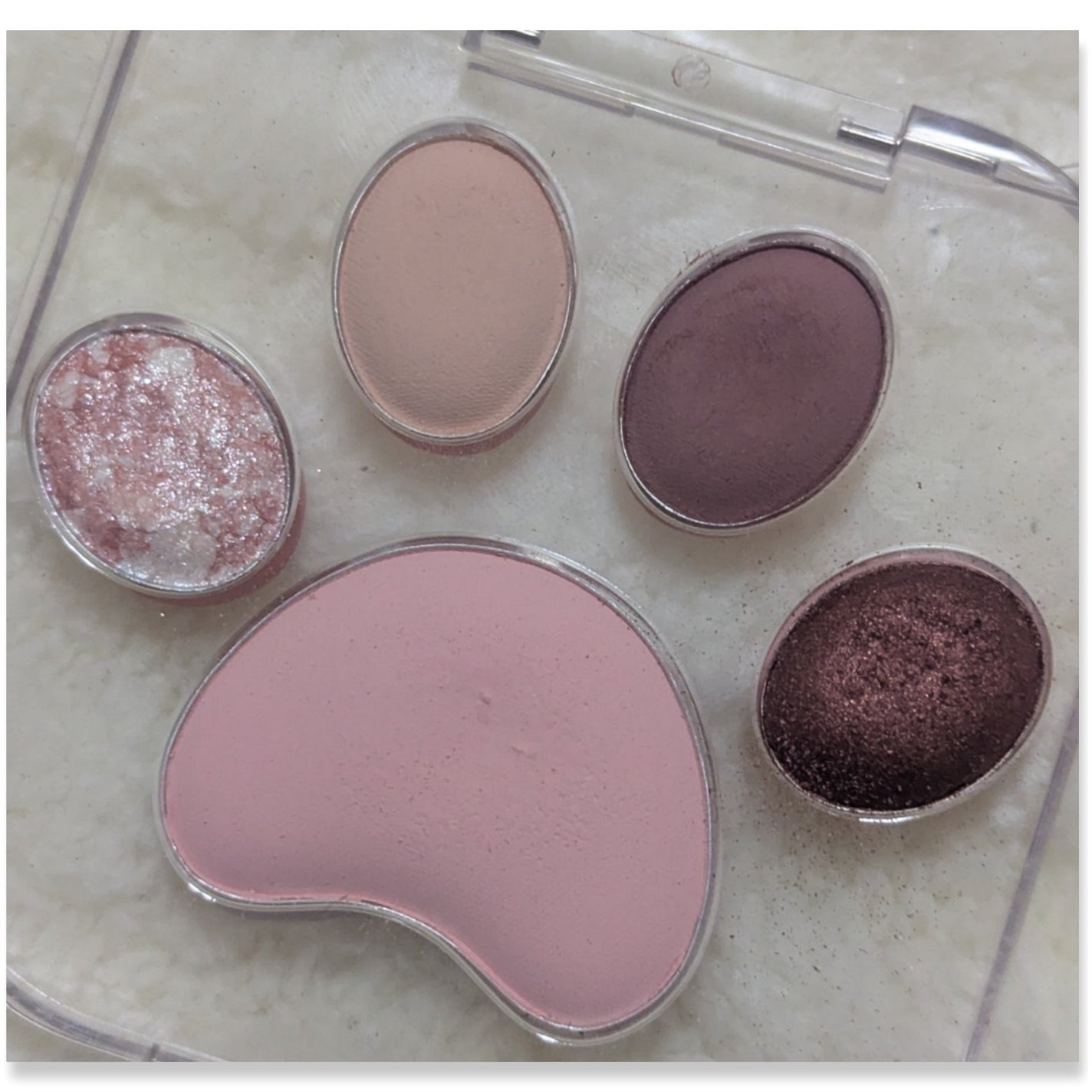 ミャオパウズアイシャドウパレット/MilleFée/アイシャドウパレットを使ったクチコミ(3枚目)