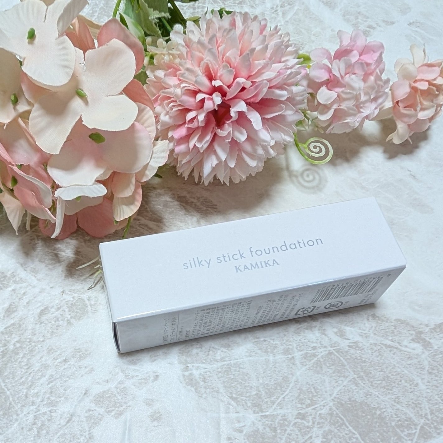 シルキースティックファンデーション/KAMIKA/その他ファンデーションを使ったクチコミ(2枚目)