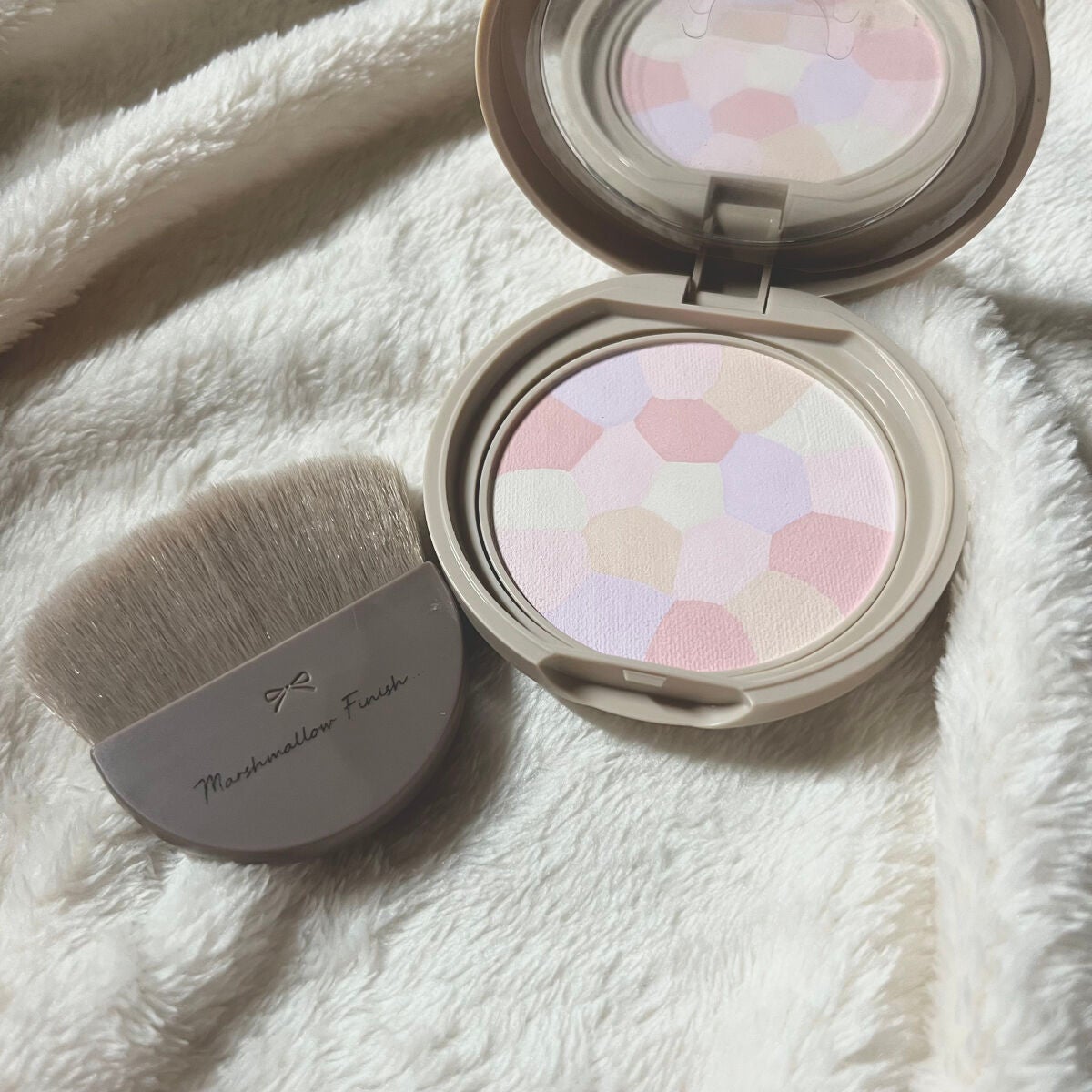 マシュマロフィニッシュパウダー ~Abloom~/キャンメイク/プレストパウダーを使ったクチコミ(2枚目)
