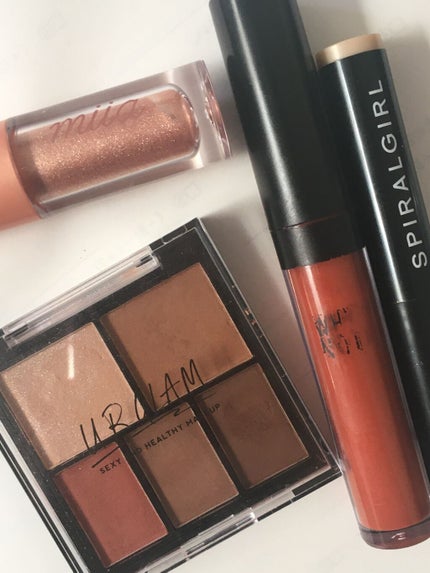 miia リキッドアイシャドウ ベージュ/DAISO/リキッドアイシャドウの画像