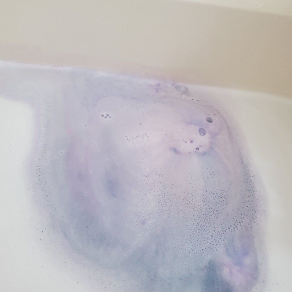 ののちゃんのクチコミ「LUSHのバスボム🛁

ゴッデスボム
～あなた自信で感じて～

ジャスミンとローズのフラワー系.....」（3枚目）