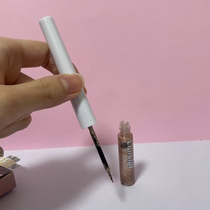 グリッター イルミネーションライナー R/CipiCipi/リキッドアイライナーを使ったクチコミ(4枚目)