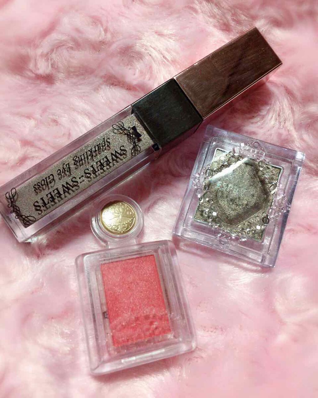 スパークリングアイグロス 06  アッシュグレー/スウィーツ スウィーツ/リキッドアイシャドウを使ったクチコミ（1枚目）