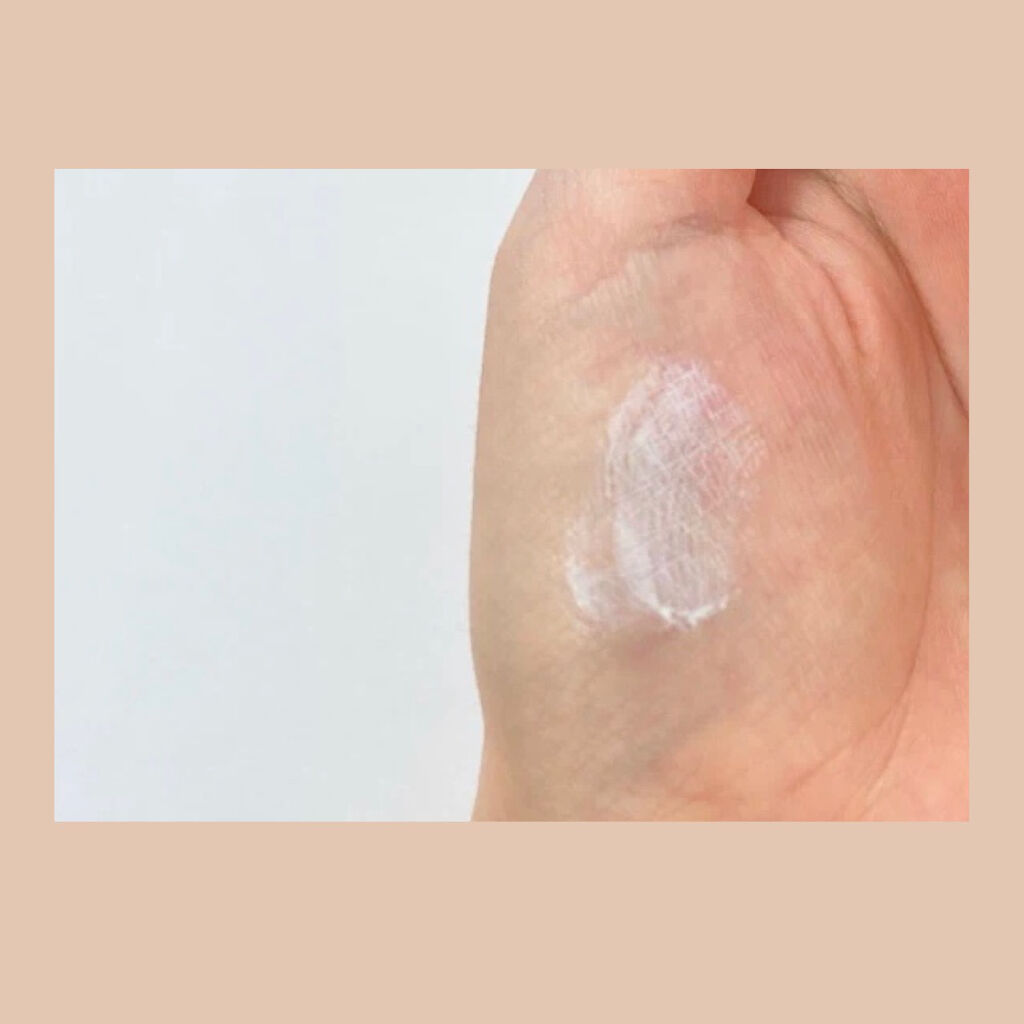 ミネラルUVホワイトセラム 通常デザイン/エトヴォス/日焼け止めローションを使ったクチコミ（3枚目）