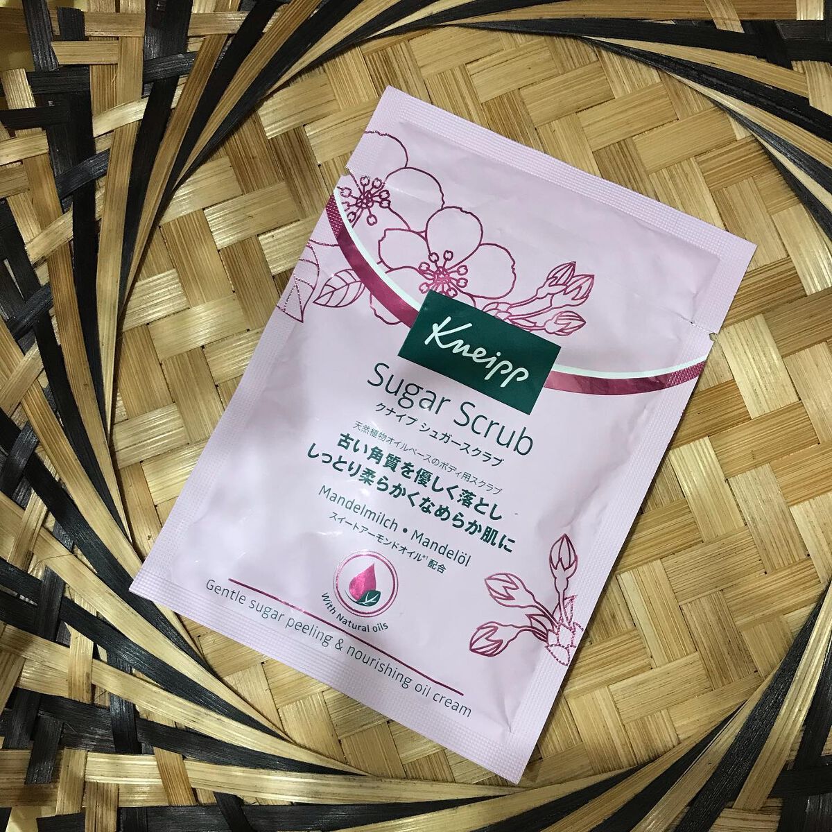 クナイプ シュガースクラブ スイートアーモンド /クナイプ/ボディスクラブを使ったクチコミ(1枚目)