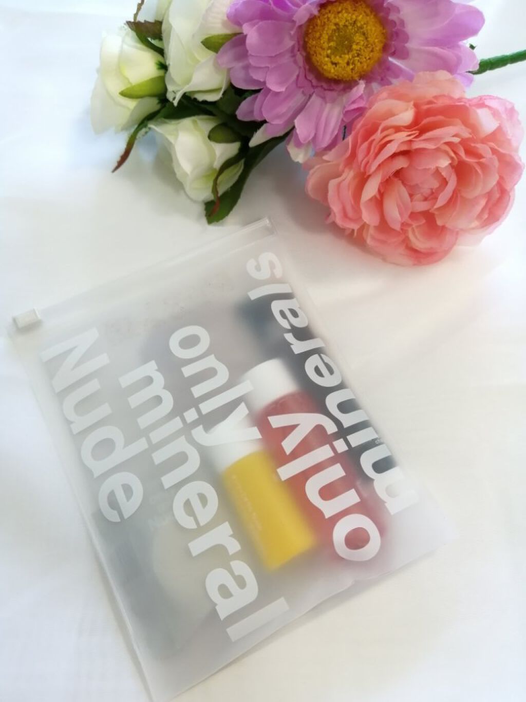 onlymineralsNudeの
トライアルセットを使ってみたよ！♥️

約10日間しっかりお試しできるよ✨✨✨

洗顔石鹸、美容液、化粧水、クリーム、化粧下地のセットだよ☆

まずパッケージがカラフルでとっても可愛くて一目惚れ♥️♥️
