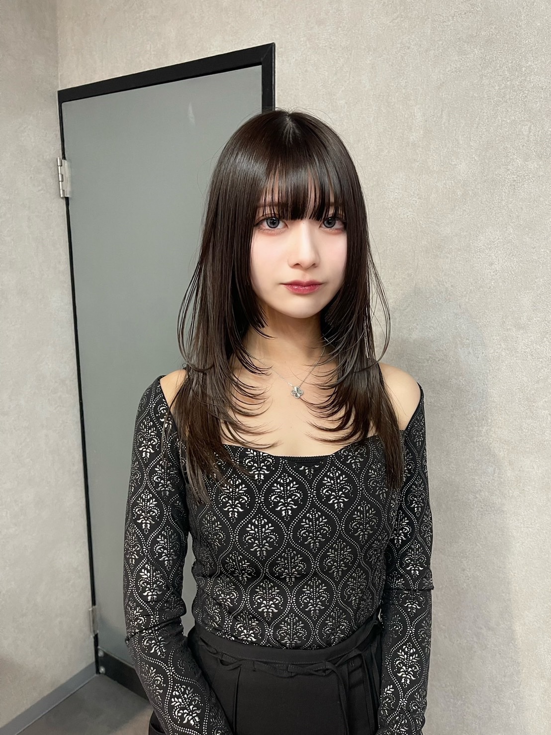 Layer Cut


場所
【ally】東京都渋谷区神宮前3-20-15 中野ビル1F
.
料金
カット ￥7700
カラー ￥11000~
カットカラートリートメント ￥18700~
エクステ1本 ￥400~
お得なクーポンもあるのて