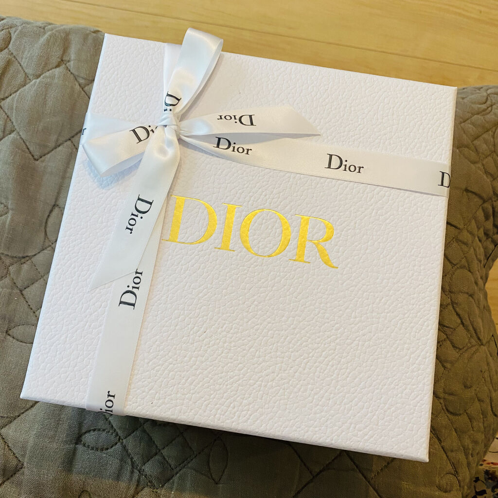 Dior ディオール ブロンズ アフター サン フレッシュ バームのクチコミ「DIOR夏便❤︎

南国リゾートの香り🏝

きましたよきましたよきましたよ！！
待ってましたよ.....」（2枚目）