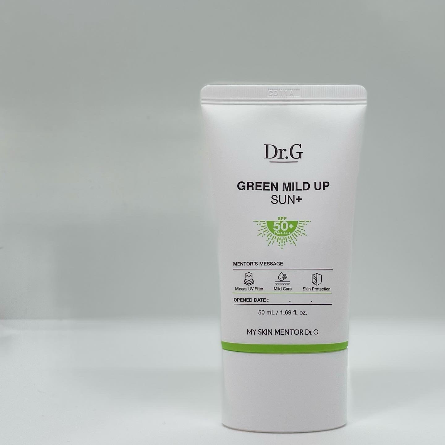 Dr.G
グリーンマイルドアップサンプラス☀️ 
⁡
2年ほど前から使用しているお気に入りの日焼け止め

シカ成分配合で肌を鎮静、敏感肌にも優しい処方です◎
⁡
私自身敏感肌なのですが、ピリつきや赤みも生じなく安心して使用できています。

