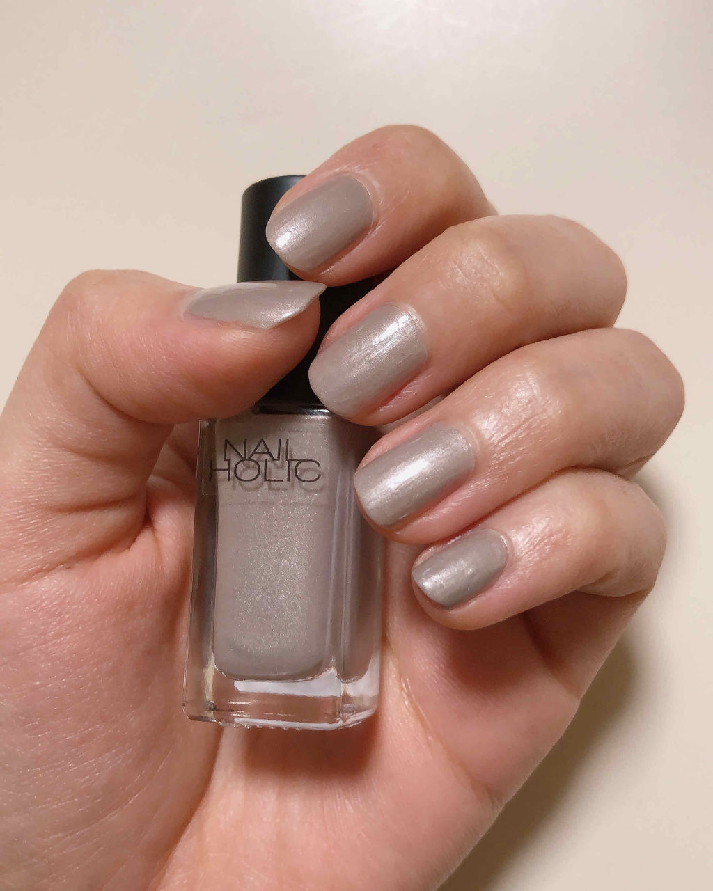 ネイルホリック Classic color GY007/ネイルホリック/マニキュアを使ったクチコミ（2枚目）