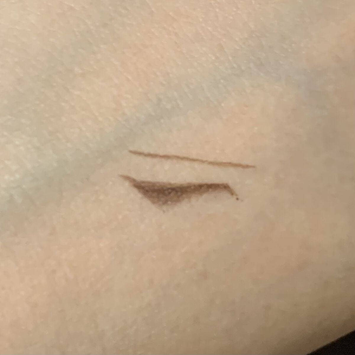 「密着アイライナー」ショート筆リキッド/デジャヴュ/リキッドアイライナーを使ったクチコミ（3枚目）