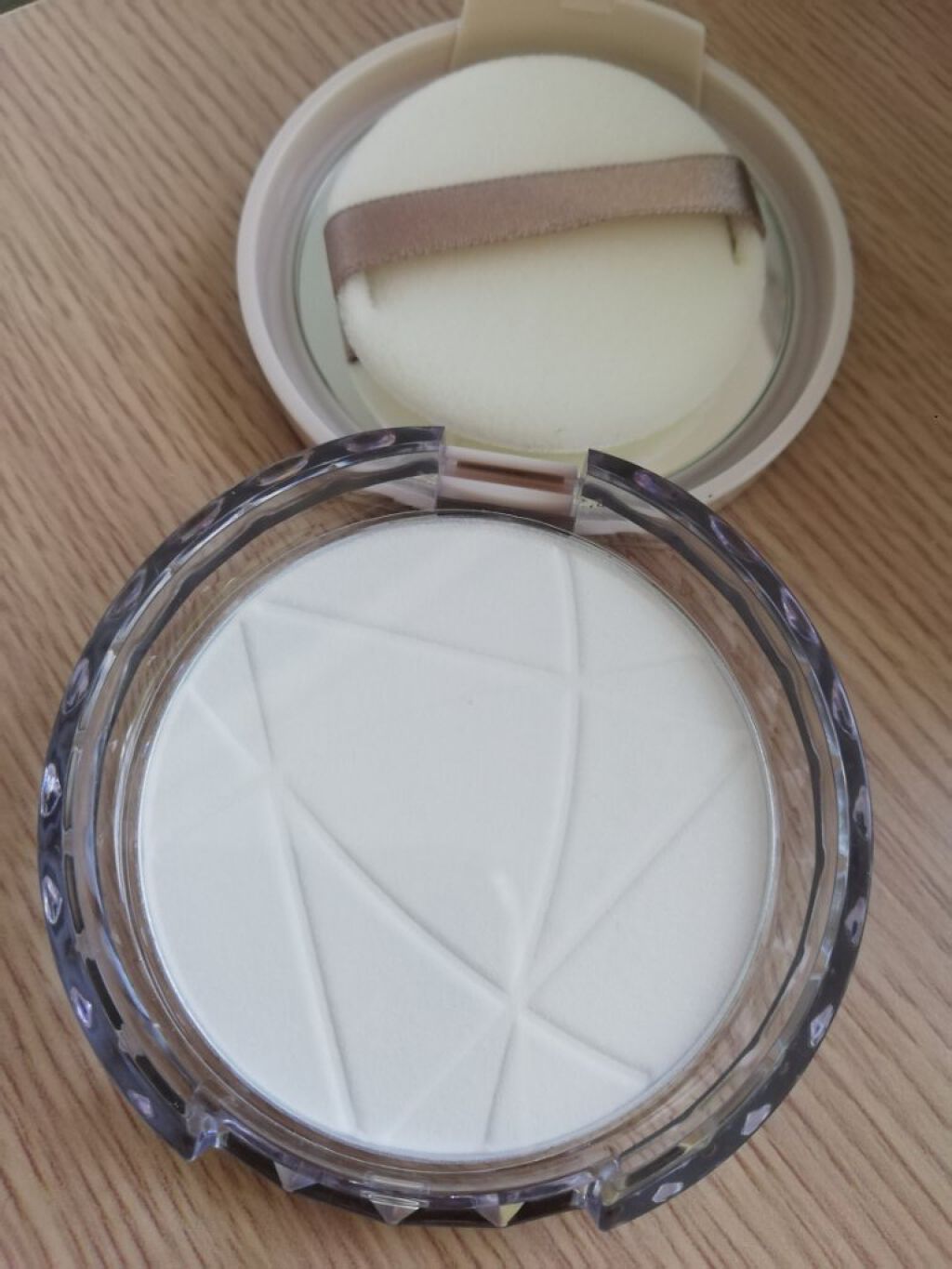 毛穴レスパウダー/CEZANNE/プレストパウダーを使ったクチコミ（2枚目）