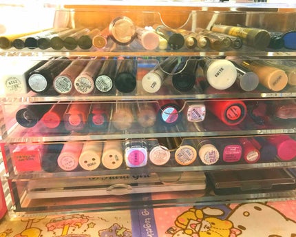 miii_yu on LIPS 「私のコスメ収納!!5段ケース以外は全部Seria!!👍私はリッ..」(4枚目)